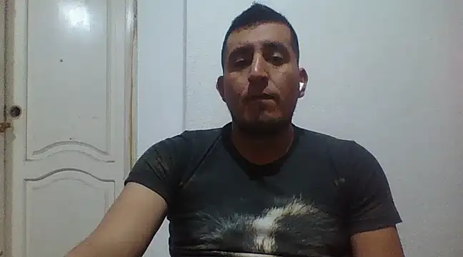 Snapshot of LvMaykel1 chatting on February 2025 08:47:01 PM LvMaykel1 online show from February 2025 08:47:01 PM