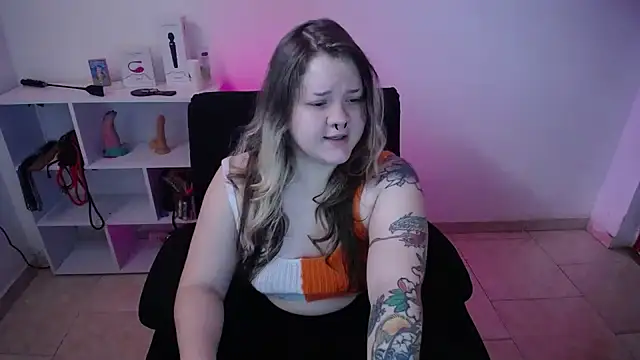 Snapshot of Bdsm_and_fries chatting on January 2025 09:05:02 PM Bdsm and fries online show from January 2025 09:05:02 PM