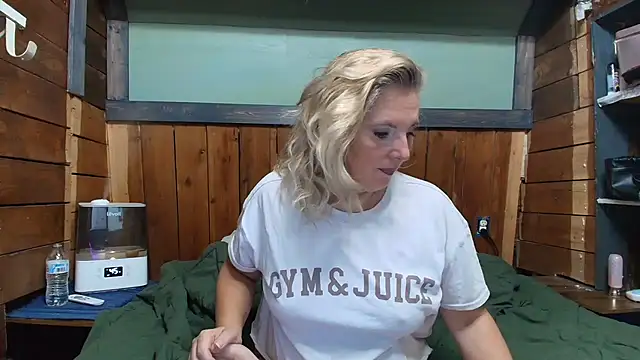 Snapshot of lisaxlovexxx chatting on February 2026 05:39:01 PM lisaxlovexxx online show from February 2026 05:39:01 PM