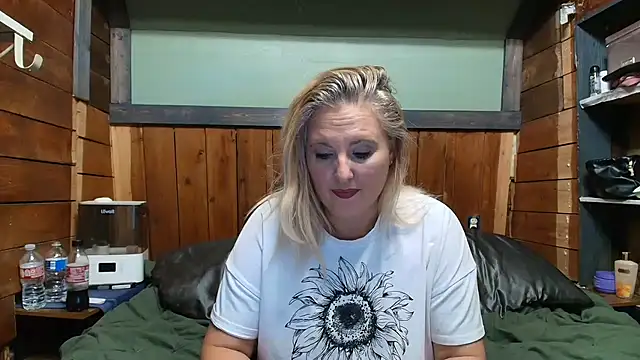 lisaxlovexxx online show from April 2026 06:59:02 PM