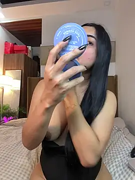 Snapshot of Bombshell_Ashy chatting on June 2026 11:21:01 PM Bombshell Ashy online show from June 2026 11:21:01 PM