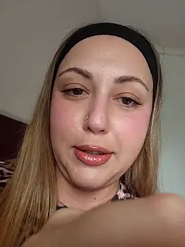 Snapshot of sofiabichota chatting on April 2026 03:42:02 PM sofiabichota online show from April 2026 03:42:02 PM