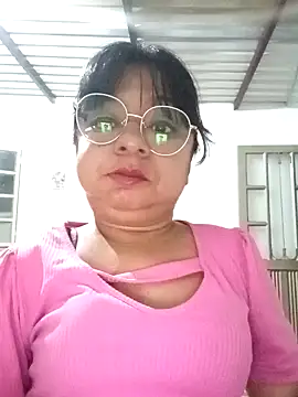 Snapshot of SARAWILLS chatting on February 2025 12:00:02 AM SARAWILLS online show from February 2025 12:00:02 AM