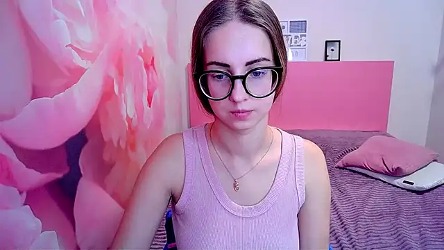 AliceAdams online show from December 2024 11:30:01 AM