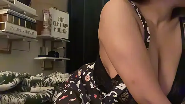 Snapshot of Sanaawest chatting on October 2025 11:55:02 AM Sanaawest online show from October 2025 11:55:02 AM