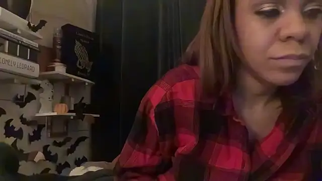 Snapshot of Sanaawest chatting on October 2025 11:58:02 AM Sanaawest online show from October 2025 11:58:02 AM