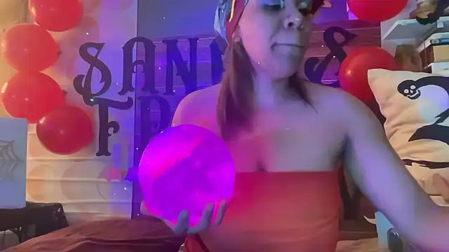 Snapshot of Sanaawest chatting on October 2025 07:09:02 AM Sanaawest online show from October 2025 07:09:02 AM