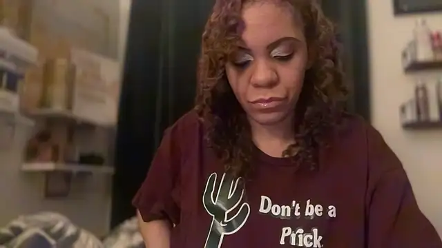 Snapshot of Sanaawest chatting on November 2025 12:33:02 PM Sanaawest online show from November 2025 12:33:02 PM