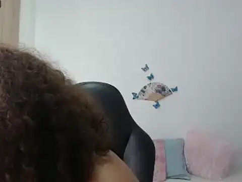 Snapshot of BustyMilf_ chatting on January 2025 06:06:02 PM BustyMilf online show from January 2025 06:06:02 PM