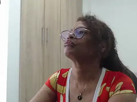 Snapshot of BustyMilf_ chatting on January 2025 12:25:02 PM BustyMilf online show from January 2025 12:25:02 PM