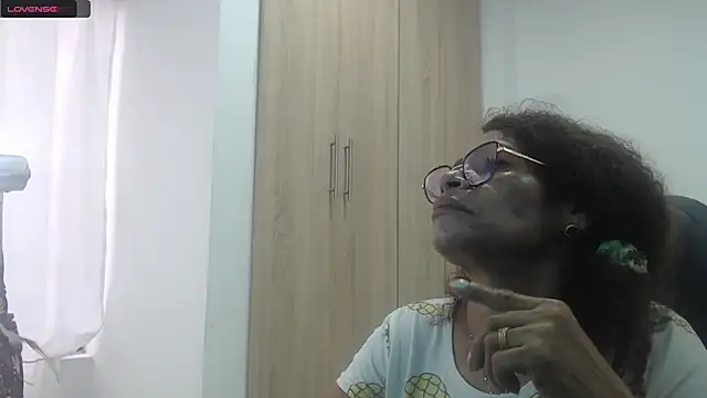 Snapshot of BustyMilf_ chatting on January 2025 11:28:01 AM BustyMilf online show from January 2025 11:28:01 AM