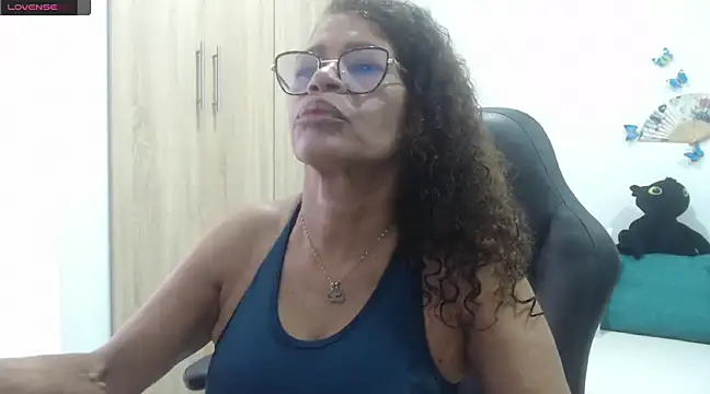 Snapshot of BustyMilf_ chatting on February 2025 11:44:02 AM BustyMilf online show from February 2025 11:44:02 AM