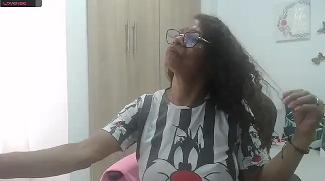Snapshot of BustyMilf_ chatting on February 2025 11:44:02 AM BustyMilf online show from February 2025 11:44:02 AM