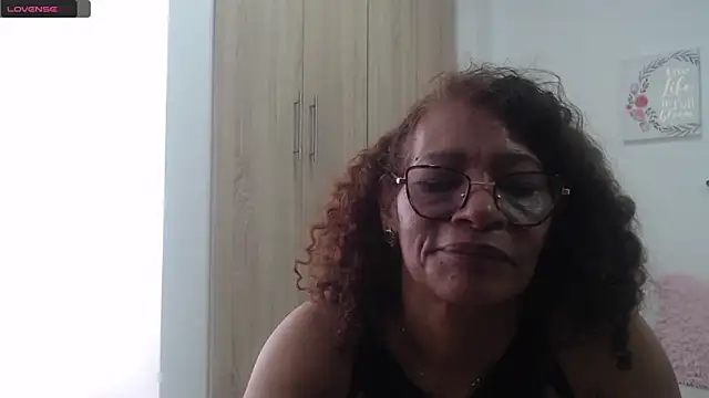 Snapshot of BustyMilf_ chatting on February 2025 06:04:02 PM BustyMilf online show from February 2025 06:04:02 PM