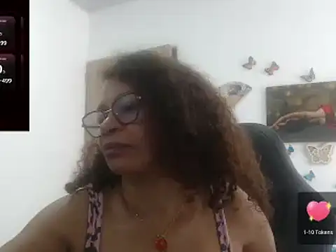 Snapshot of BustyMilf_ chatting on March 2025 06:12:01 PM BustyMilf online show from March 2025 06:12:01 PM