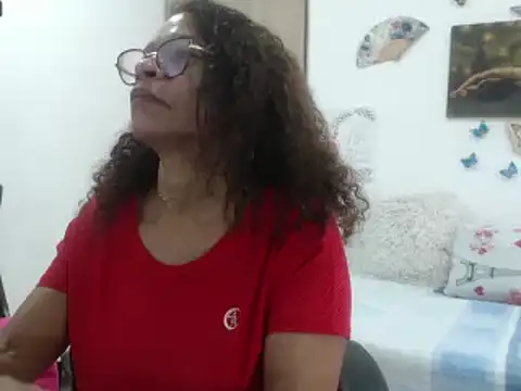Snapshot of BustyMilf_ chatting on March 2025 11:55:01 AM BustyMilf online show from March 2025 11:55:01 AM