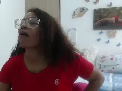 Snapshot of BustyMilf_ chatting on March 2025 03:24:02 PM BustyMilf online show from March 2025 03:24:02 PM