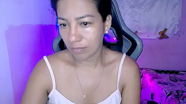 ninatiny online show from October 2025 09:21:02 AM