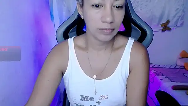 ninatiny online show from November 2025 06:45:01 AM