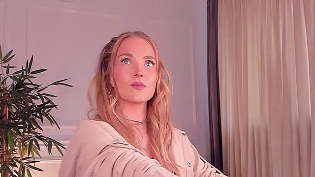 daisyd001 online show from April 2026 08:07:02 AM