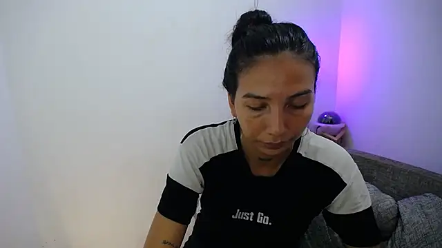 Snapshot of Allyson_Smith chatting on January 2025 01:53:01 AM Allyson Smith online show from January 2025 01:53:01 AM