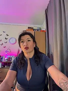 Hotangel75 online show from April 2026 05:21:01 PM