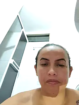 carolina uribe online show from December 2024 04:08:02 PM