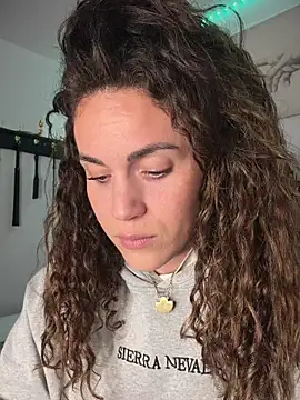 Clara-xoxo online show from February 2026 10:00:02 PM