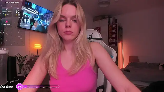 Snapshot of CharliSweet chatting on March 2025 07:04:01 PM CharliSweet online show from March 2025 07:04:01 PM