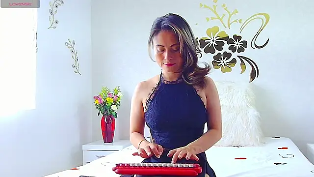 MarcelaFlores online show from July 2026 03:01:02 PM