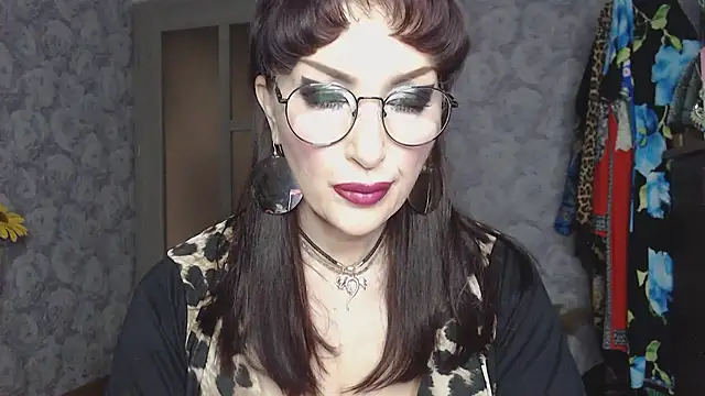 Snapshot of Aziza1 chatting on April 2026 01:12:01 PM Aziza1 online show from April 2026 01:12:01 PM