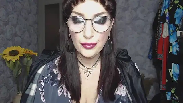 Snapshot of Aziza1 chatting on April 2026 02:19:02 PM Aziza1 online show from April 2026 02:19:02 PM