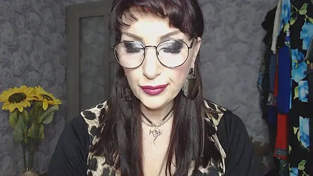 Snapshot of Aziza1 chatting on May 2026 02:22:01 PM Aziza1 online show from May 2026 02:22:01 PM