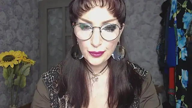Snapshot of Aziza1 chatting on May 2026 01:30:02 PM Aziza1 online show from May 2026 01:30:02 PM