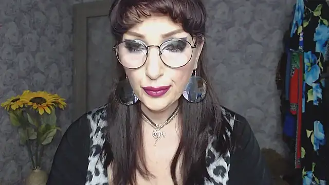 Snapshot of Aziza1 chatting on May 2026 02:24:02 PM Aziza1 online show from May 2026 02:24:02 PM
