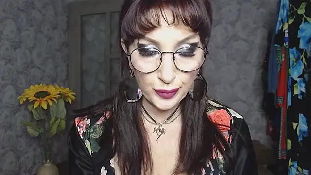 Snapshot of Aziza1 chatting on May 2026 02:14:01 PM Aziza1 online show from May 2026 02:14:01 PM