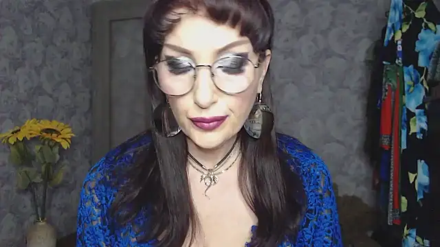 Snapshot of Aziza1 chatting on May 2026 02:25:01 PM Aziza1 online show from May 2026 02:25:01 PM