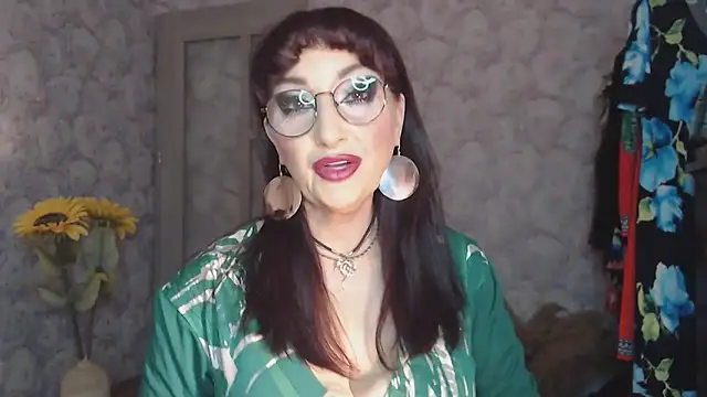 Snapshot of Aziza1 chatting on June 2026 02:19:01 PM Aziza1 online show from June 2026 02:19:01 PM