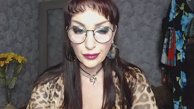 Snapshot of Aziza1 chatting on June 2026 02:30:02 PM Aziza1 online show from June 2026 02:30:02 PM