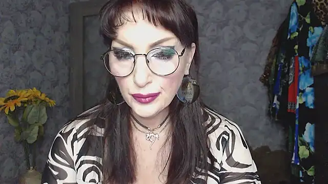 Snapshot of Aziza1 chatting on July 2026 02:43:01 PM Aziza1 online show from July 2026 02:43:01 PM
