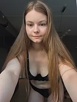 Snapshot of AnnaSweet18 chatting on July 2026 04:45:02 PM AnnaSweet18 online show from July 2026 04:45:02 PM