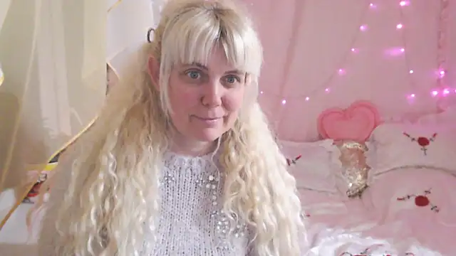 SunnySylvia online show from March 2026 06:44:02 PM