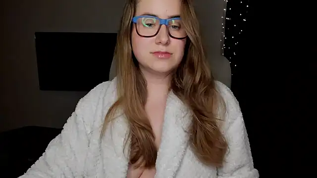 SeasonalSomeone online show from October 2025 10:36:01 PM