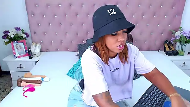 CharlotteWilliams online show from December 2024 12:46:01 AM