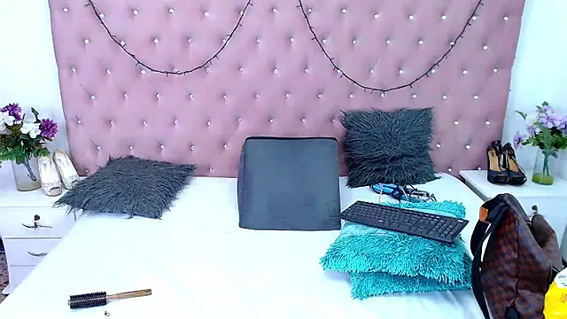 CharlotteWilliams online show from January 2025 02:24:02 PM