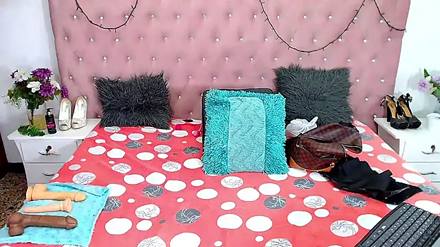 CharlotteWilliams online show from February 2025 02:30:01 PM