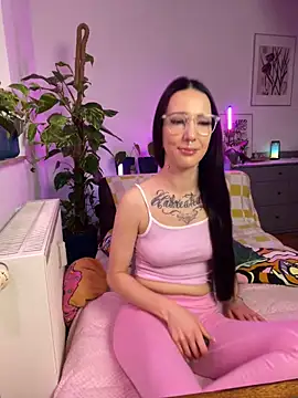 Trixie-Tainted online show from February 2025 02:33:02 PM