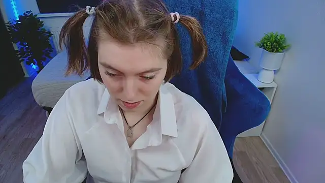 CranberryHot online show from February 2025 05:17:02 PM