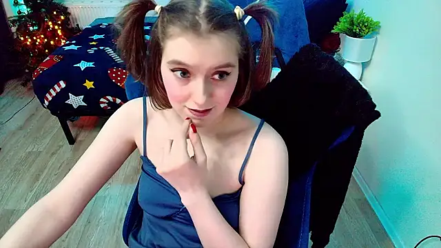 Snapshot of CranberryHot chatting on February 2026 02:11:02 PM CranberryHot online show from February 2026 02:11:02 PM