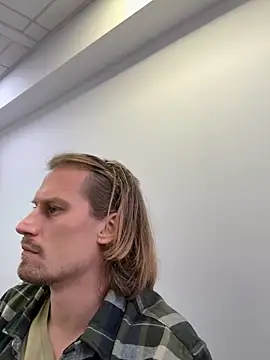 fmodel online show from November 2025 09:43:02 AM